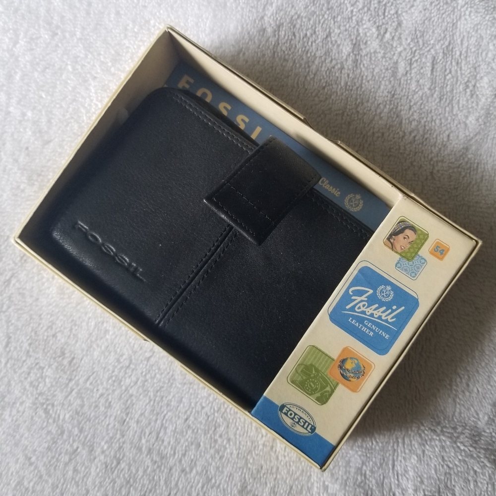 Black Fossil Wallet ~ New In Box - image 6